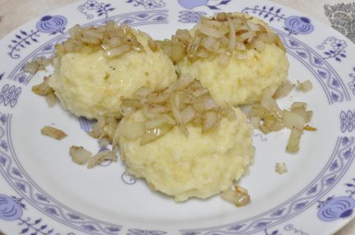 Jičínské škvarkové knedlíky – Snadné Česko recept, zvládnete za 30 - 45 minut